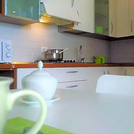 Mit Schwimmbad Apartment *